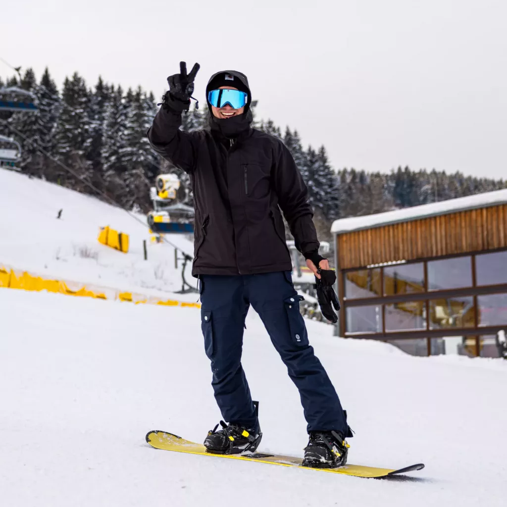 Snowboarder Skiliftkarussell Winterberg Poppenberg Ski